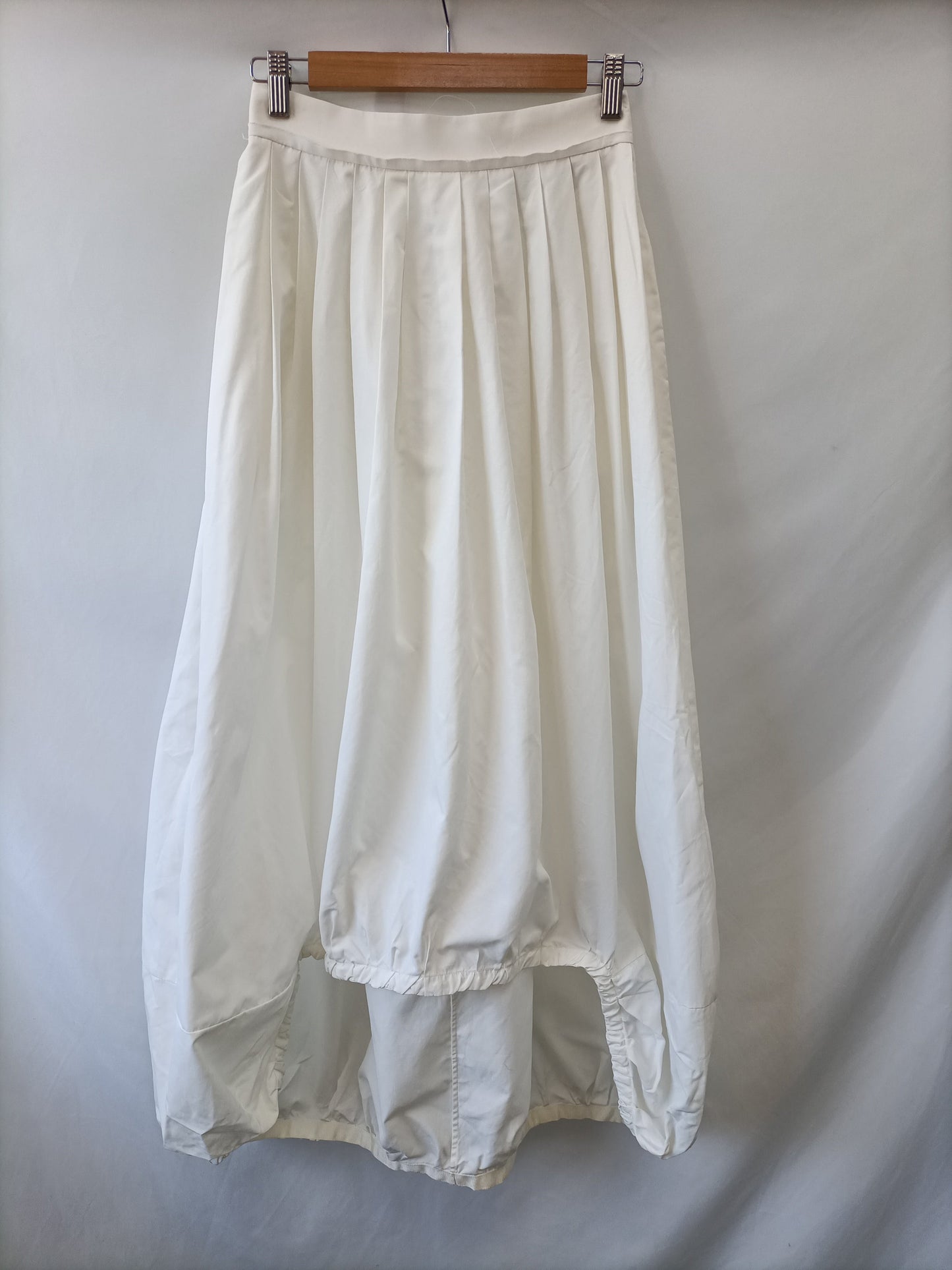 UMO COLLECTION .Falda blanca midi asimétrica T.36