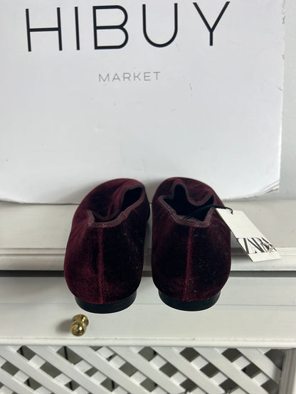 ZARA. Zapato plano terciopelo estilo slipper. T 41