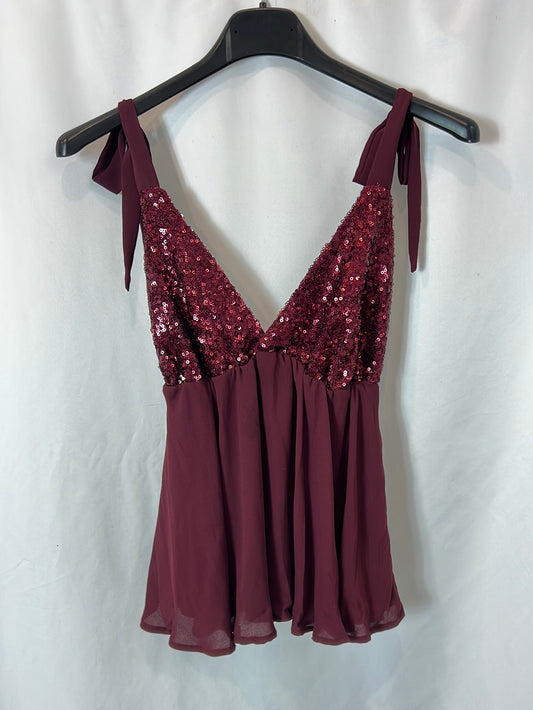THE ARE. Burgundy top with sequin details. XS/S