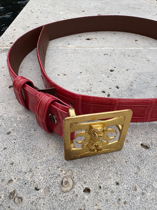 OTRAS. Cinturón hebilla dorada