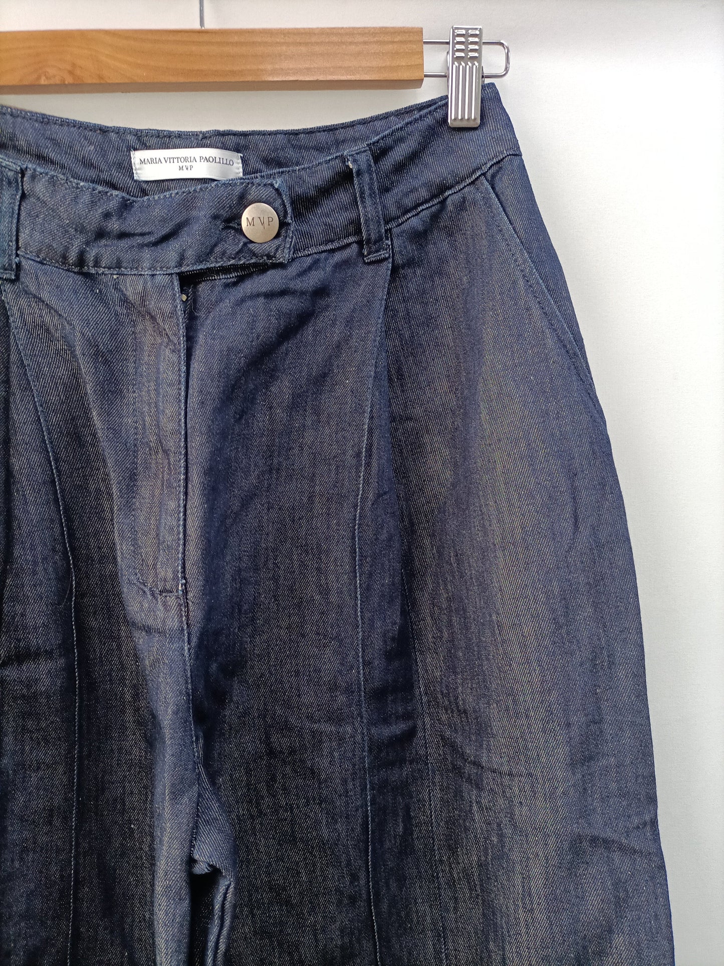 MVP WARDROBE. Pantalón denim ancho  T.38