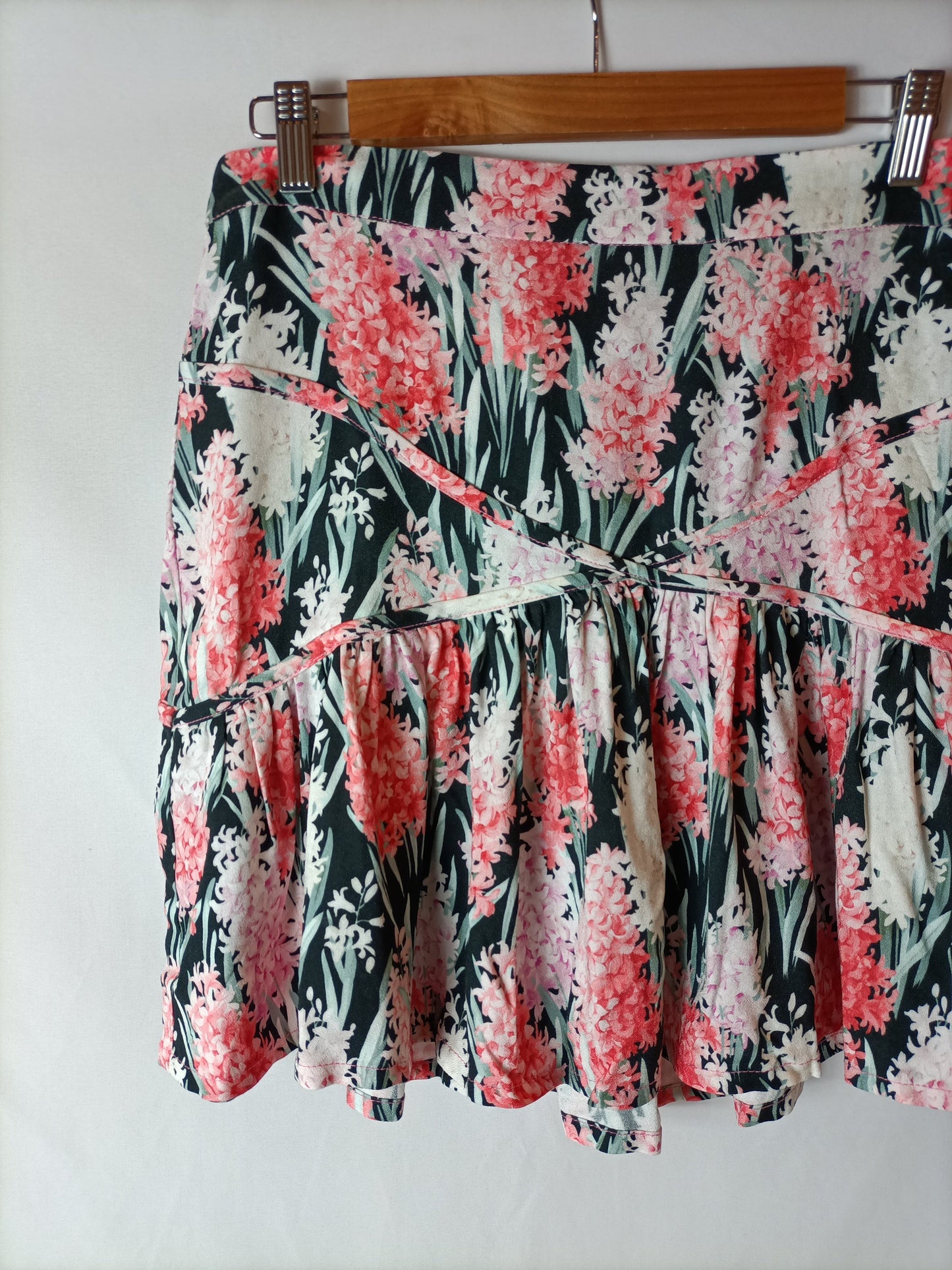 MAGNOLYA. Short floral skirt S.1(36)