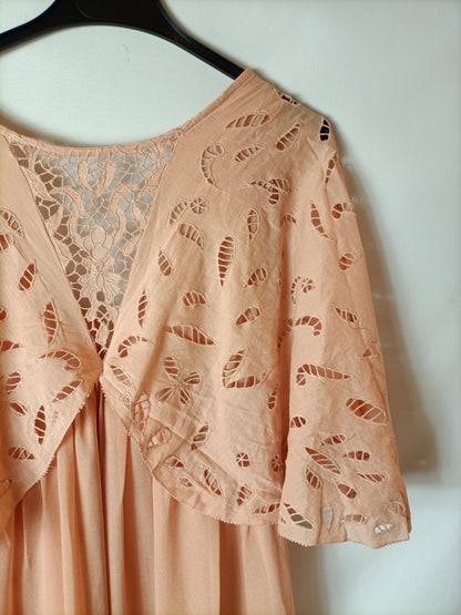 INTROPIA. Long pink die-cut Ts dress
