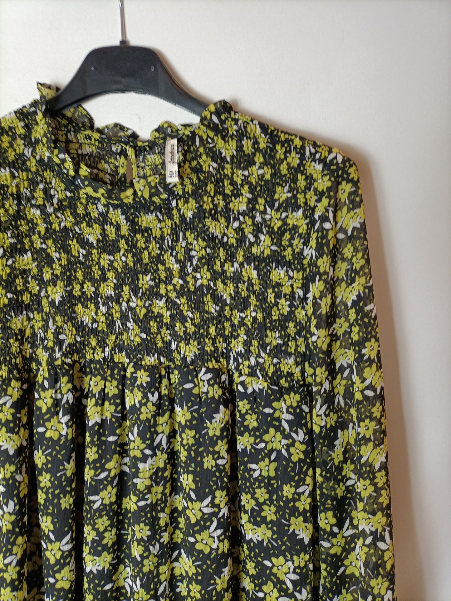 STRADIVARIUS. Black honeycomb print dress. TM