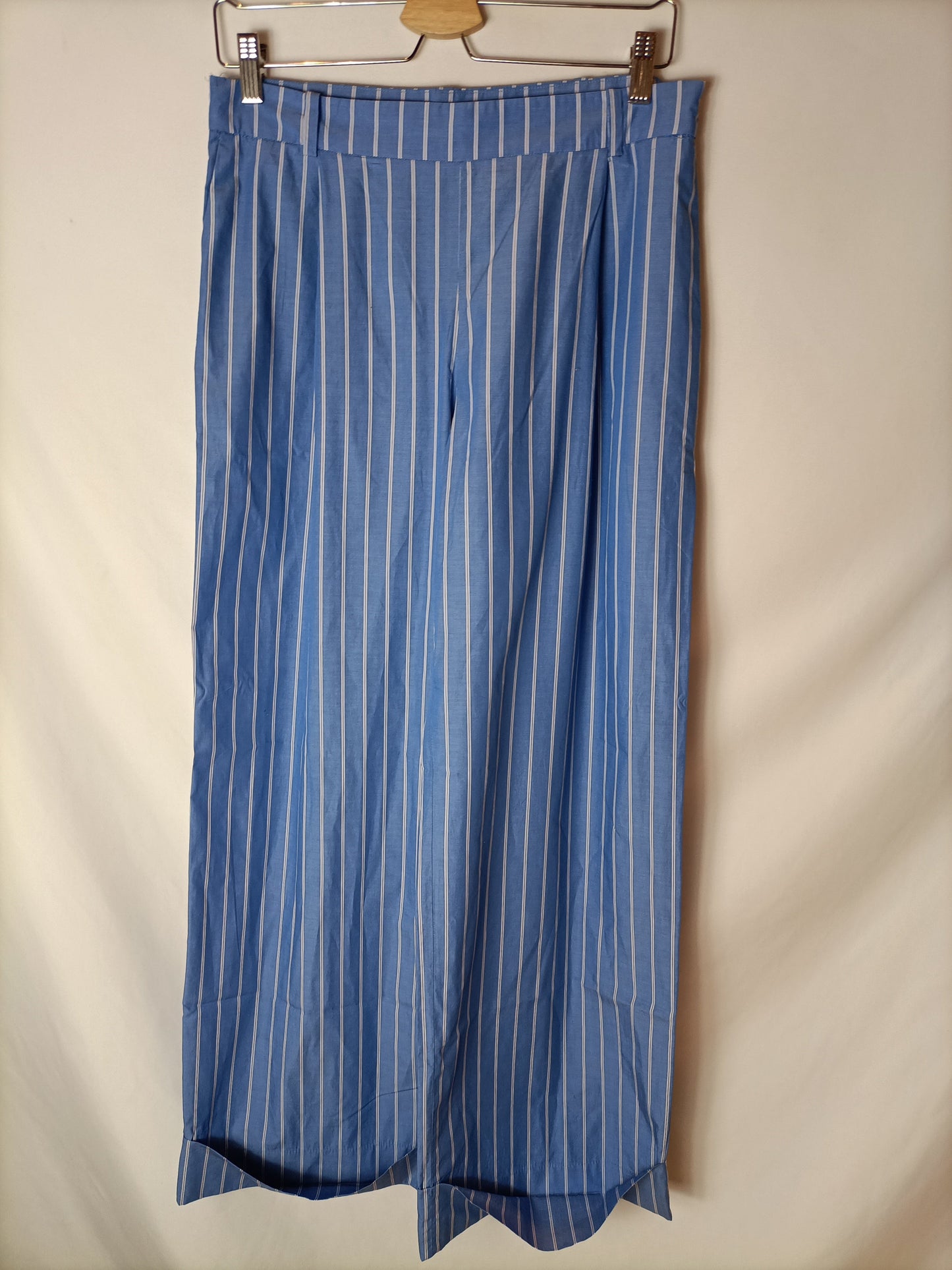 SHOU BARCELONA. Total look top y pantalón rayas. T S(M)