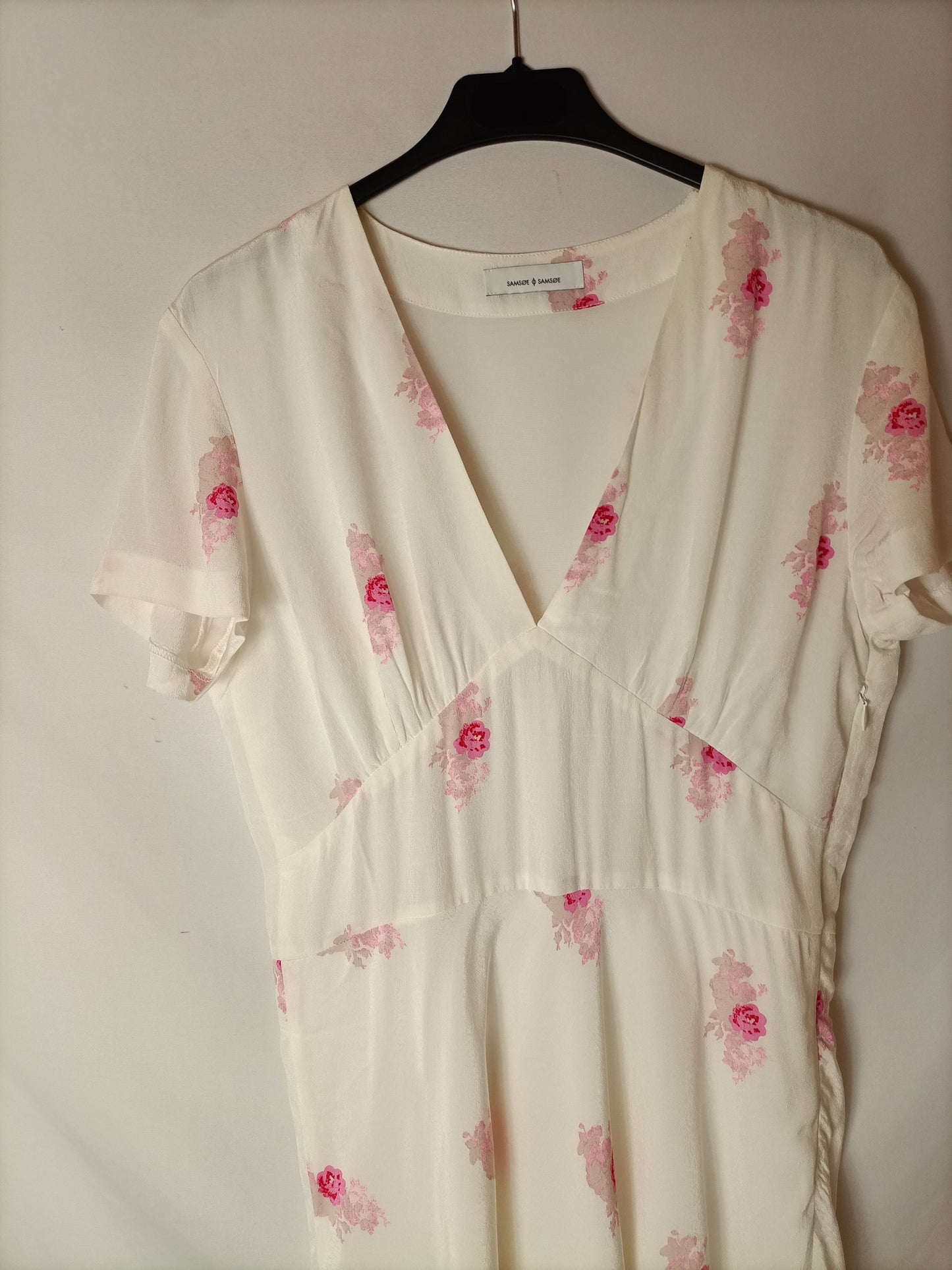 SAMOE SAMSOE. Vestido blanco flores rosas. T M/L