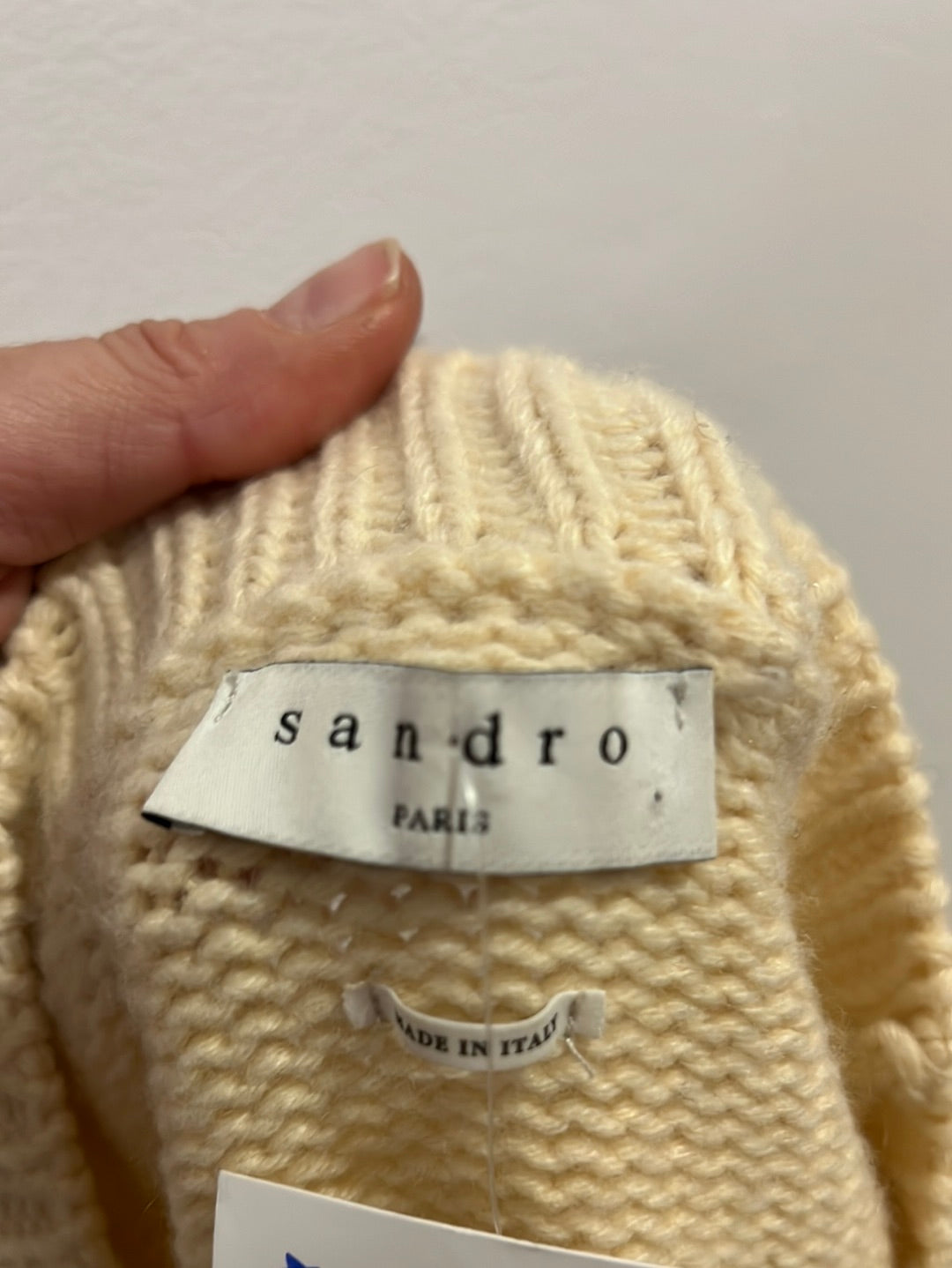 SANDRO. Jersey beige dibujo T.s