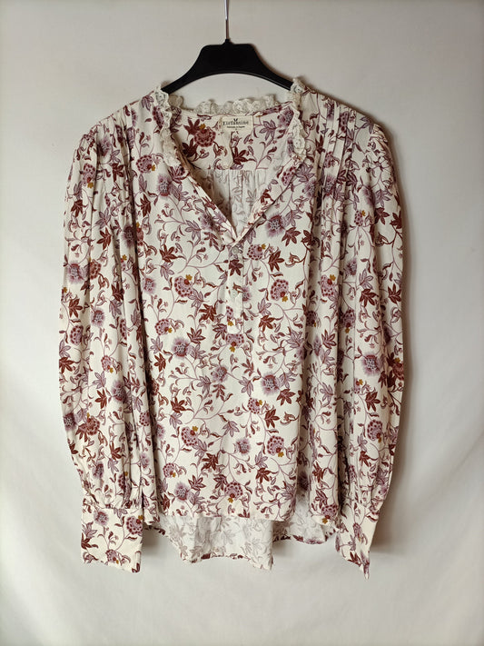 ELEPHANTINE. Beige floral Ts blouse