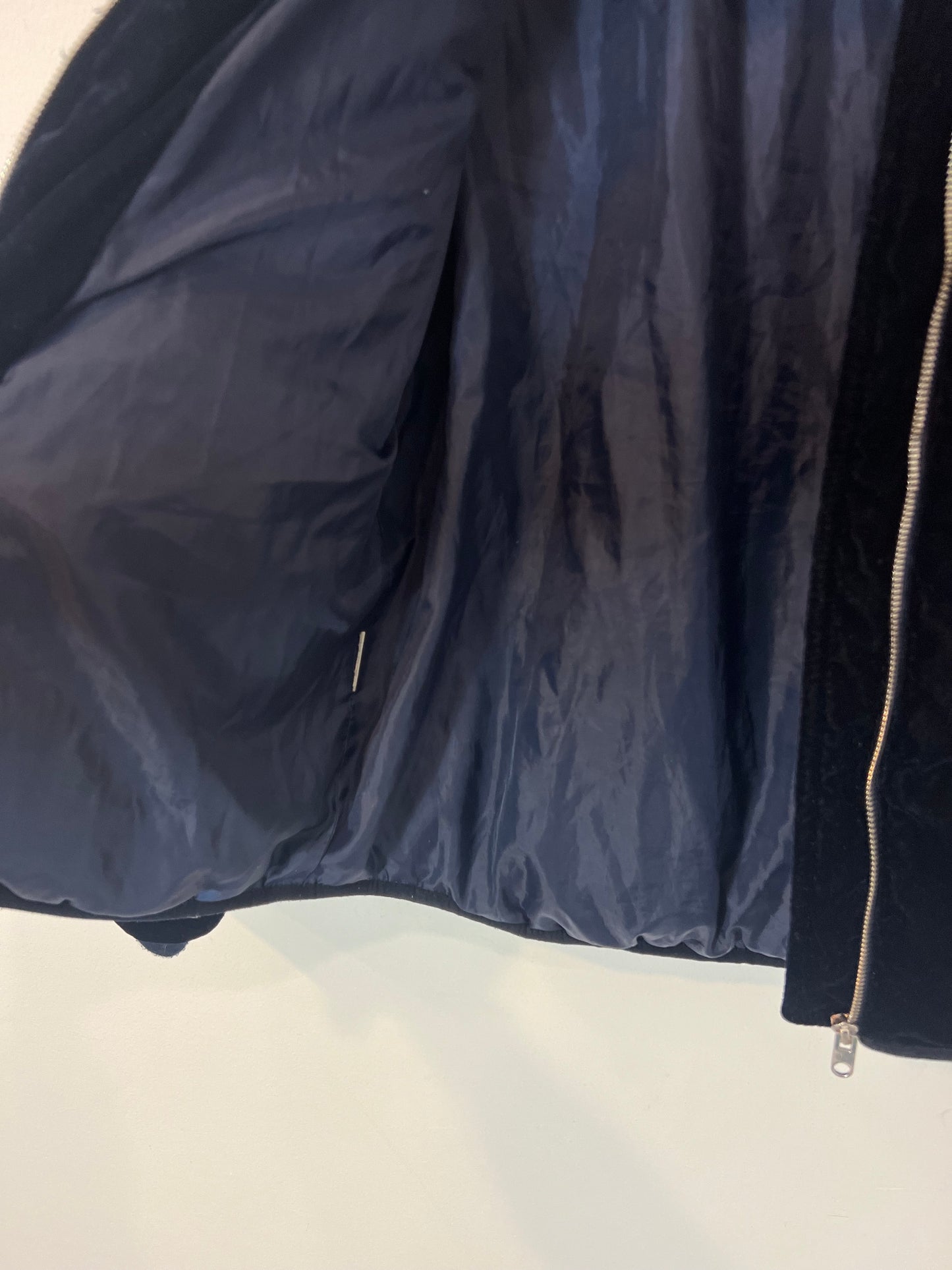 MANGO. Plumas azul oscuro terciopelo. T S