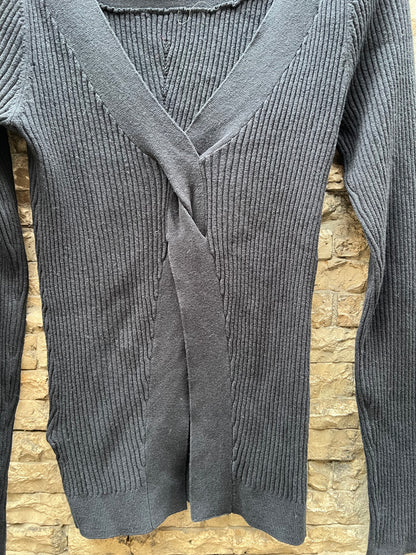 NENETTE. Top negro canalé