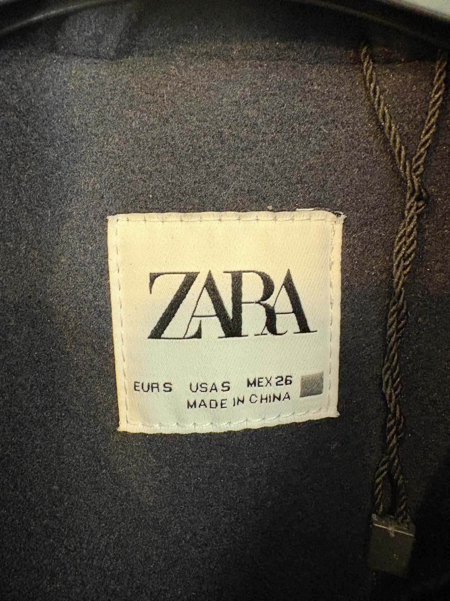 ZARA. Chaqueta azul paño botones dorados