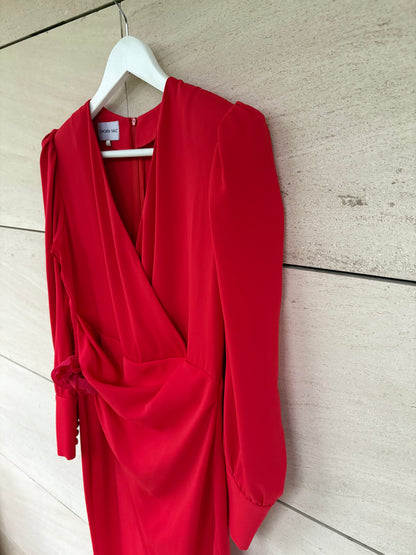 CONCHITA SAIZ. Mono largo rojo efecto vestido