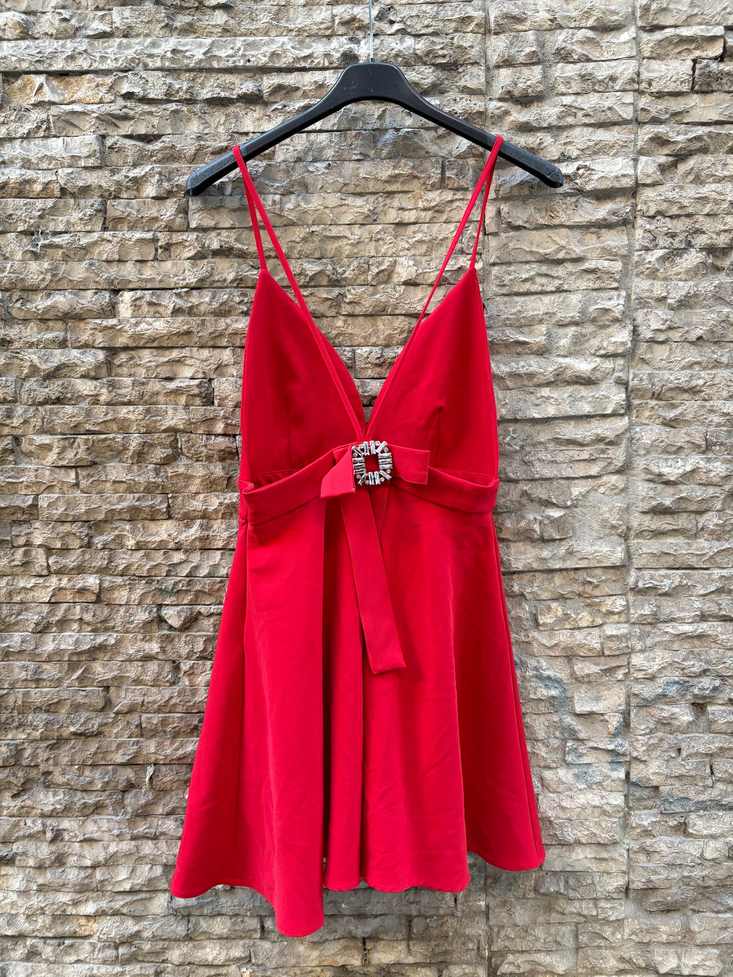 ZARA. Short red dress with brooch detail on the back. TS