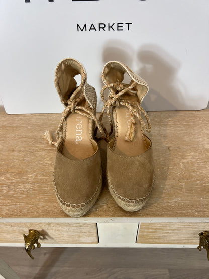 MACARENA. Cuñas beige esparto T.37