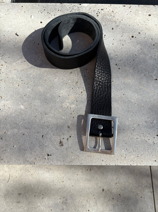 Cinturón negro piel
