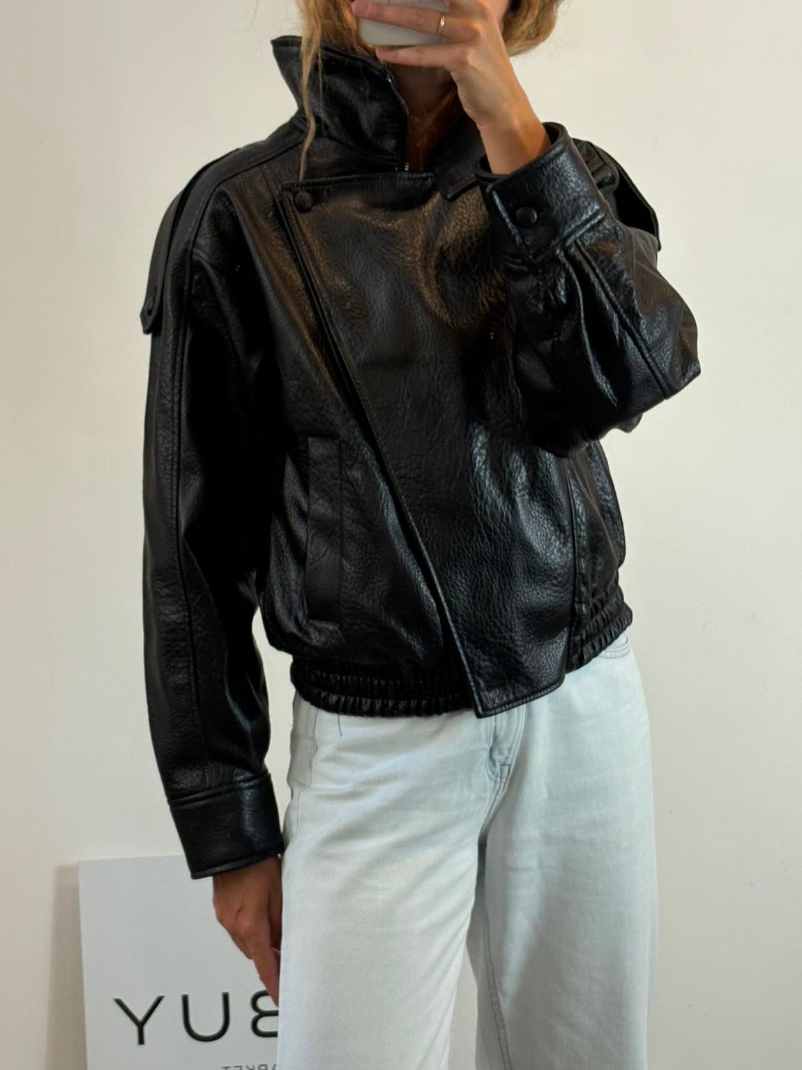 ZARA. Biker efecto piel negra