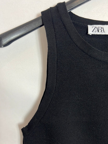 ZARA. Crop top punto negro. T S