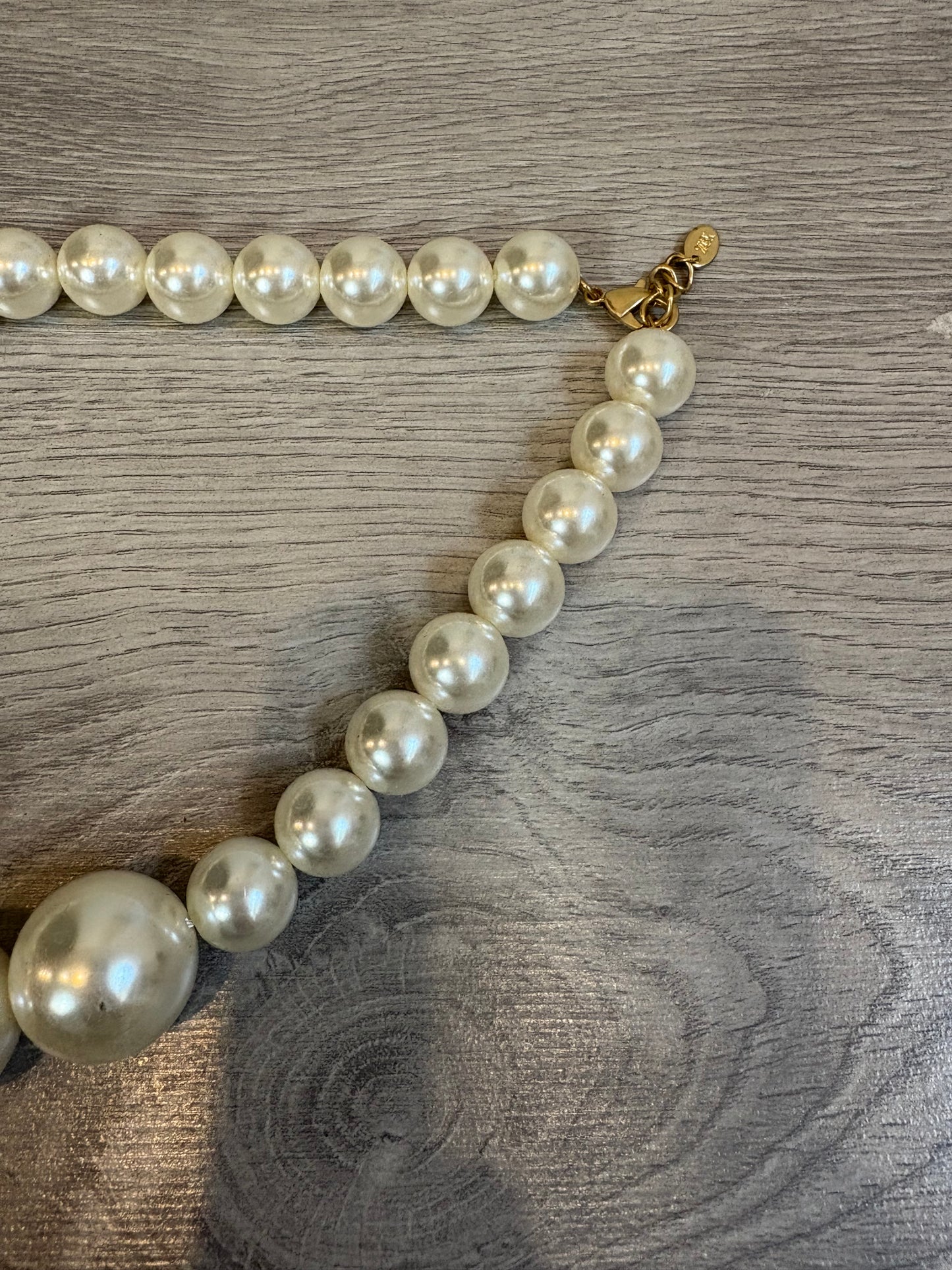 ZARA. Gargantilla perlas diferentes tamaños