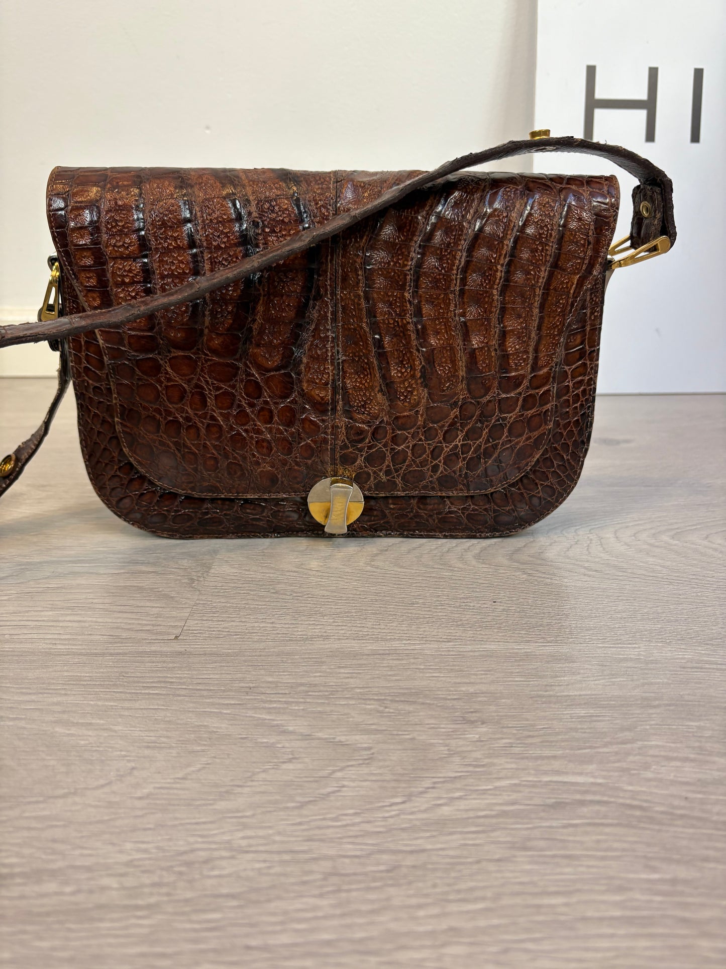 OTRAS. Bolso piel vintage cocodrilo