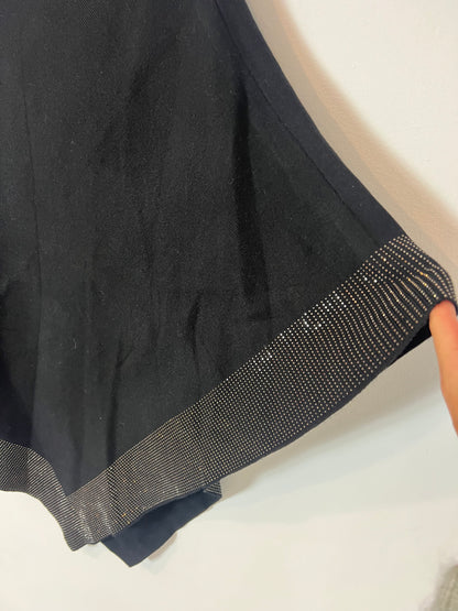 OTRAS. Poncho negro detalle pedrería. T U(M/L)