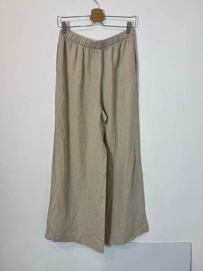 ZARA. Flowy beige wide-legged trousers. TS