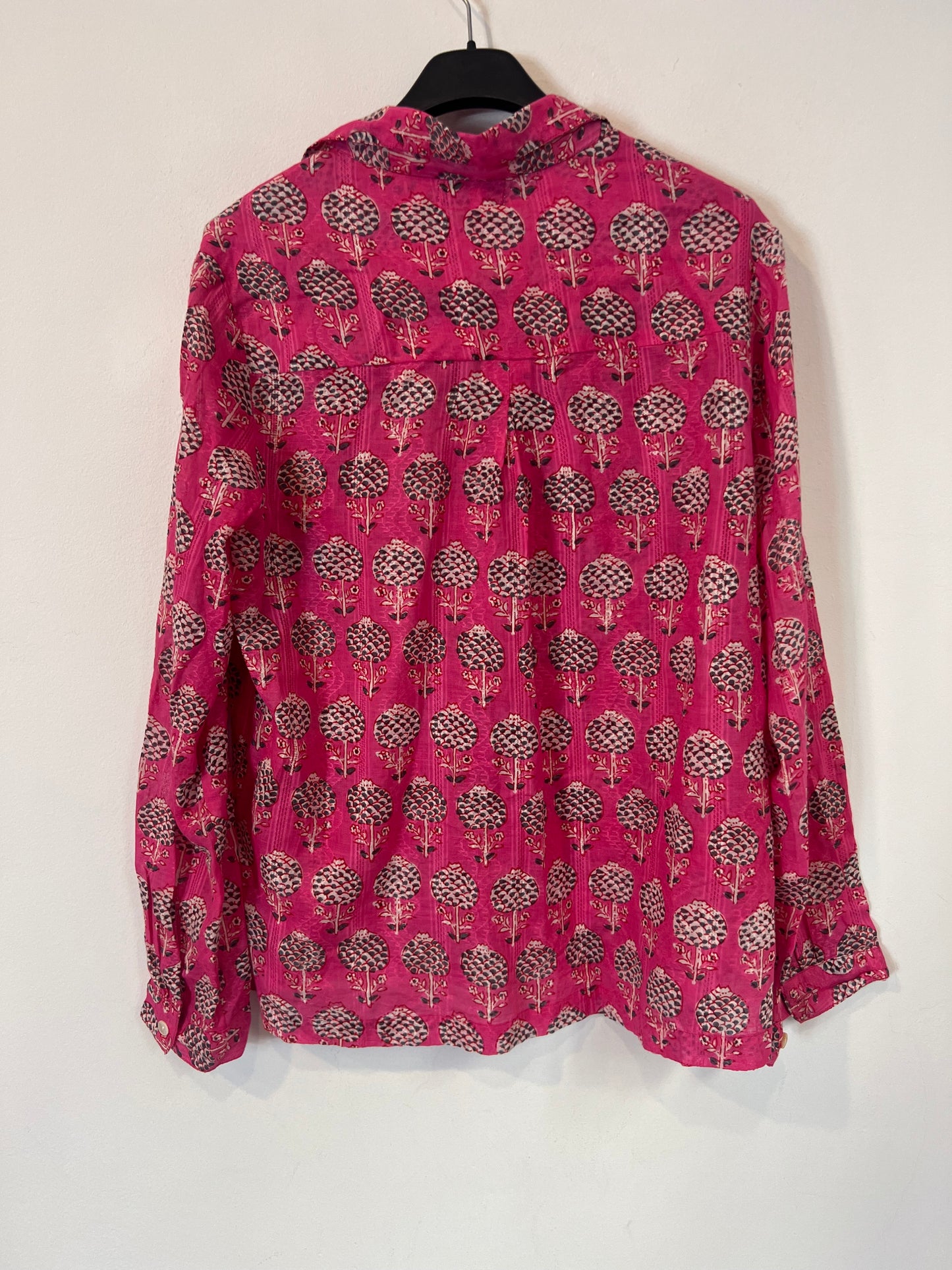 NATURE. Pink printed blouse. TM