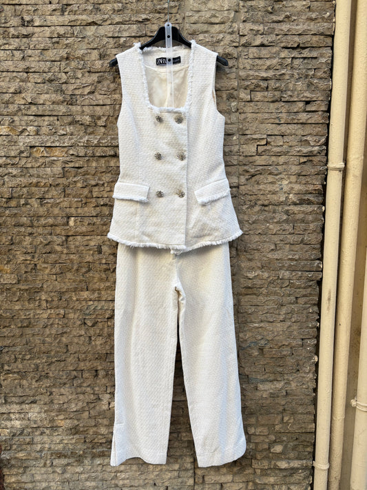 ZARA. Conjunto tweed blanco detalle hilos