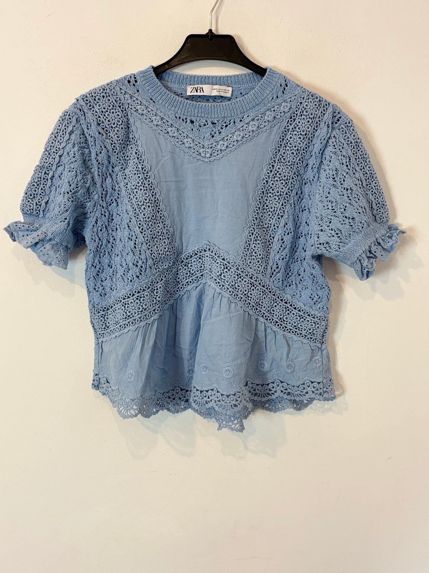 ZARA. Top azul claro texturas