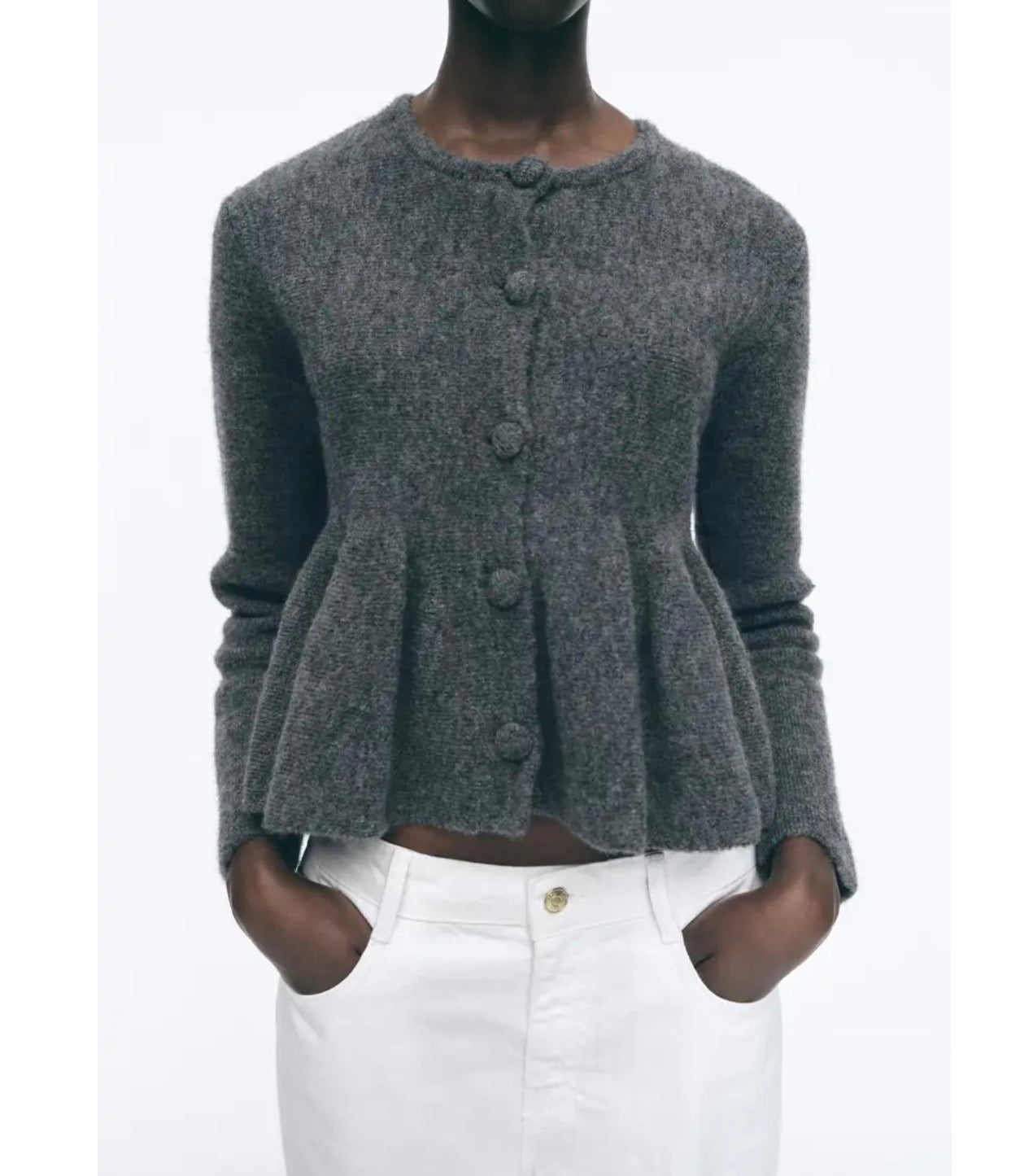 ZARA. Chaqueta gris punto botones