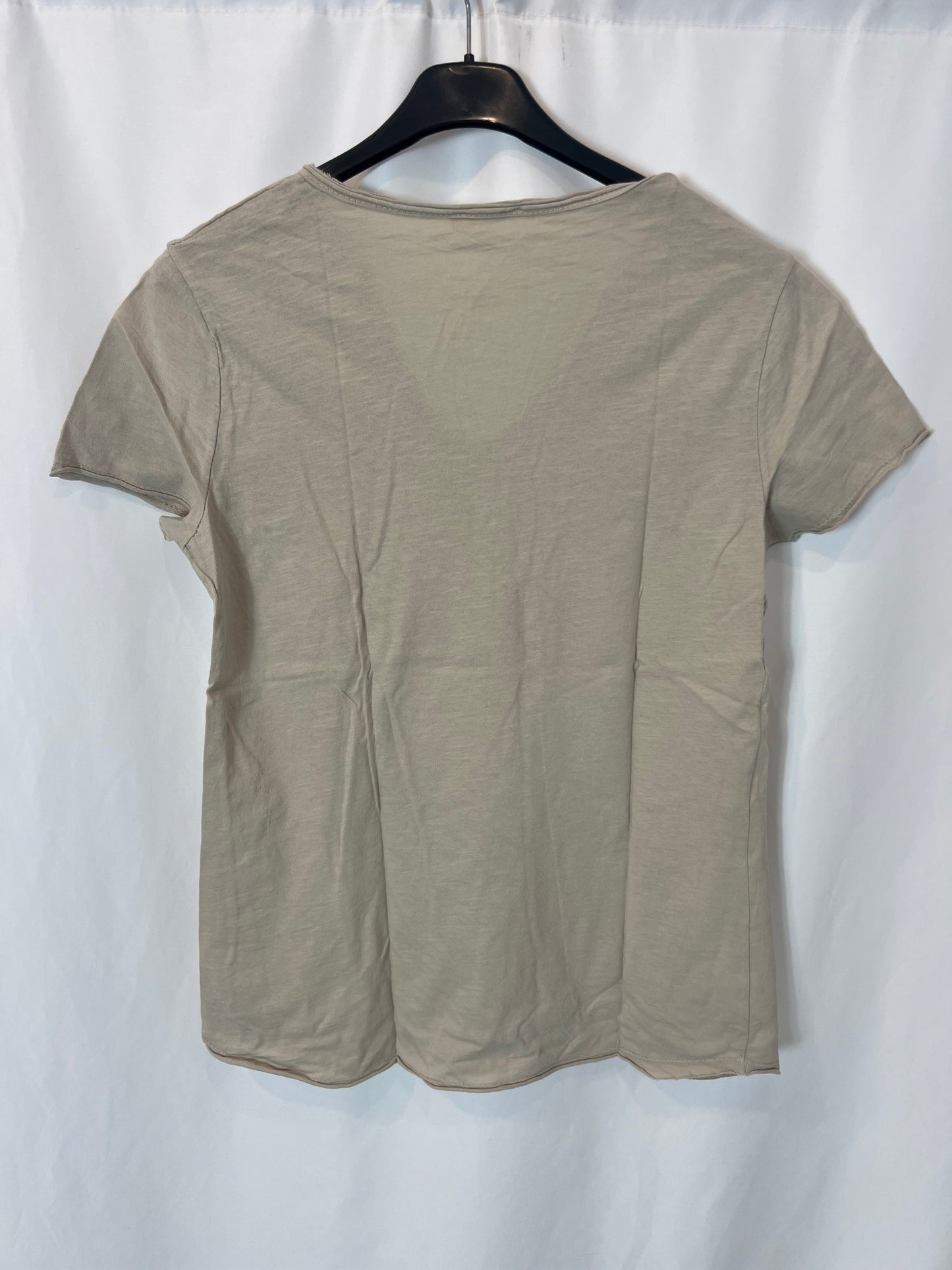 CHOCOLATE PREPPY. Camiseta algodón beige. T M