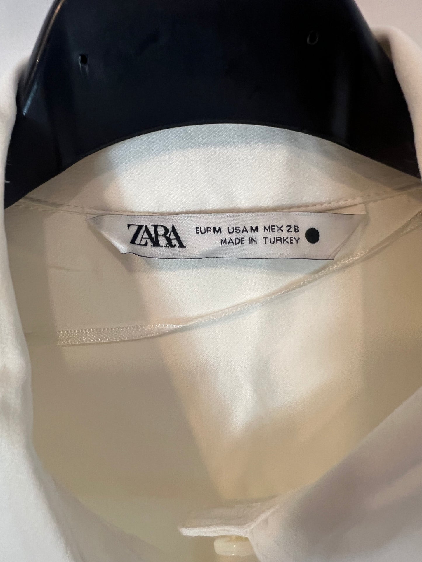 ZARA. White satin blouse Tm