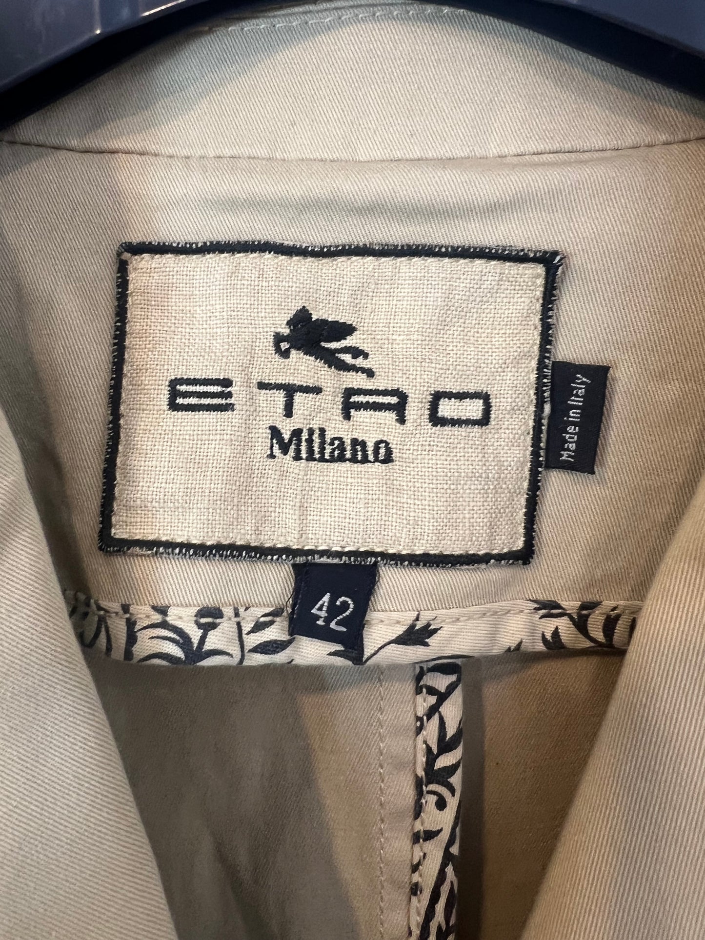 ETRO Blazer beige entallada. T 42 (38)
