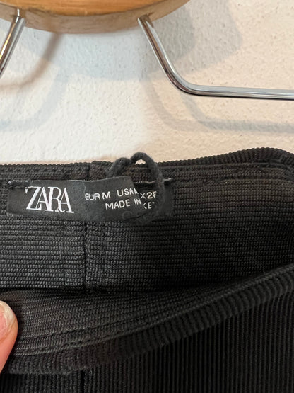ZARA. Pantalón elástico campana T.m
