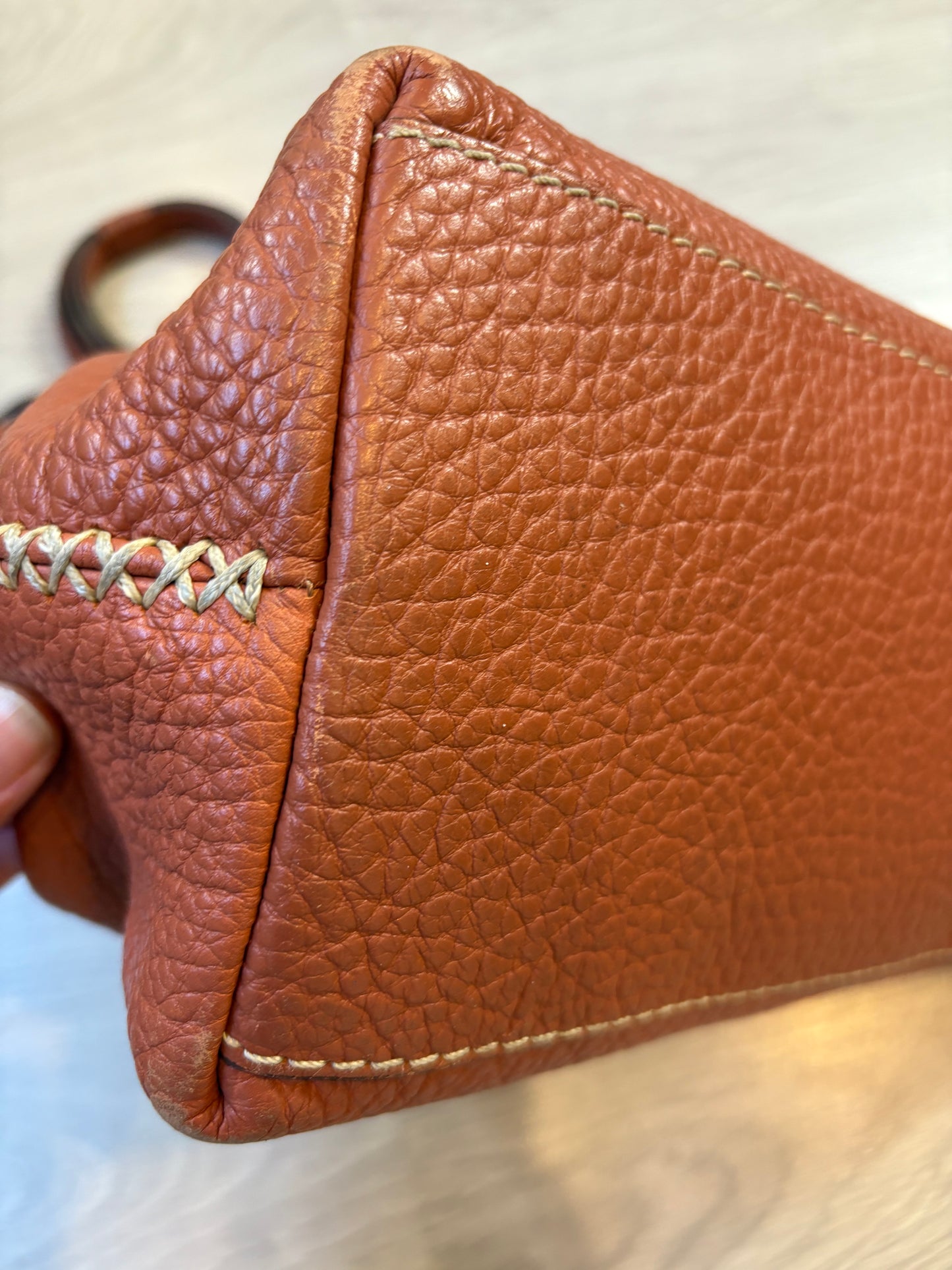 CAROLINA HERRERA. Bolso de hombro piel asa multiple