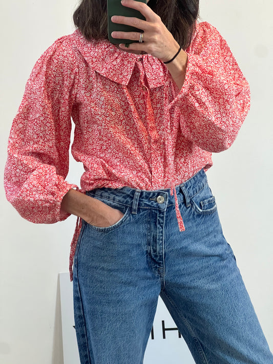 TRIANA BY C. Blusa roja flores cuello volante T.s