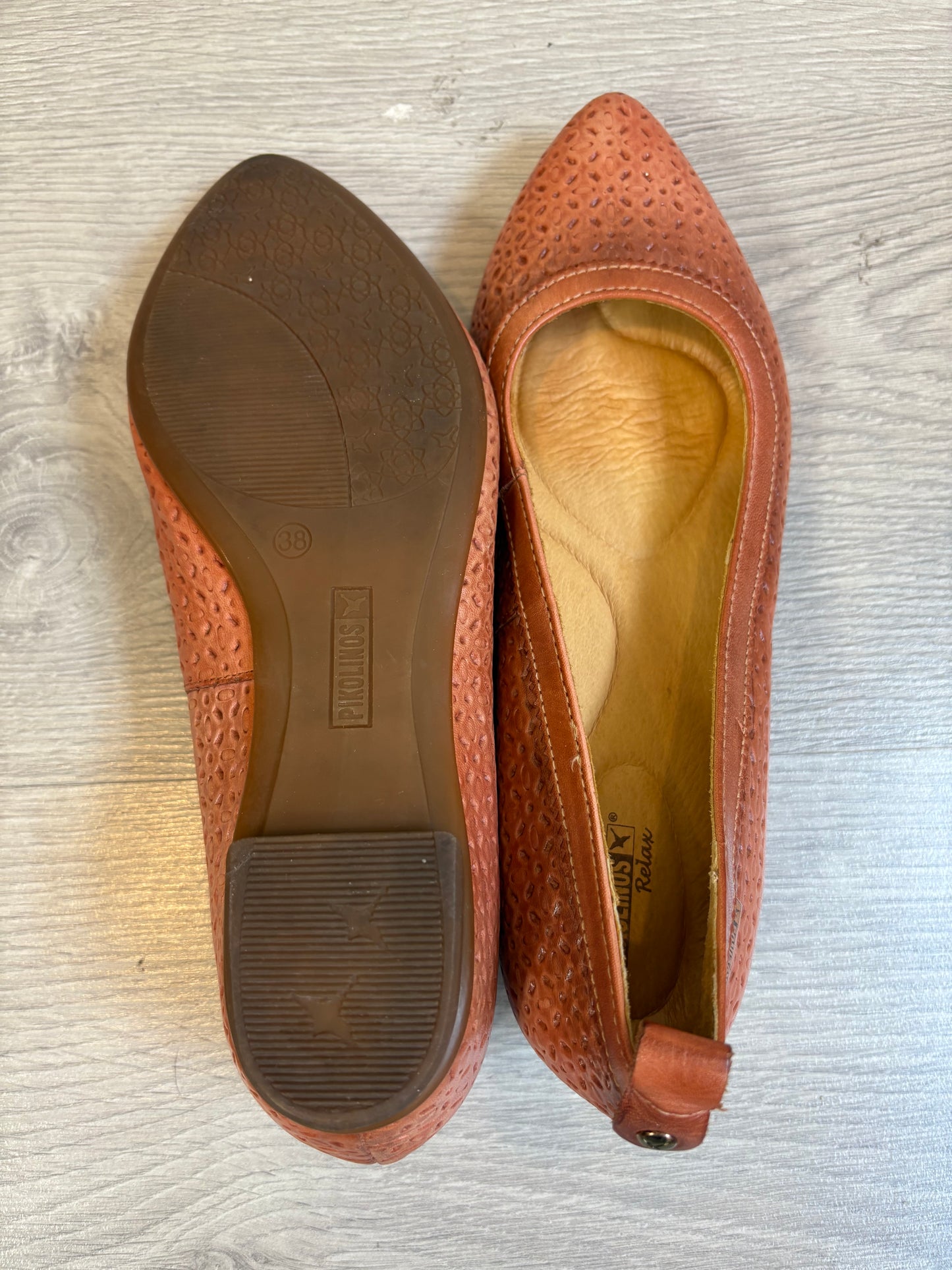 PIKOLINOS. Bailarinas troquelada piel