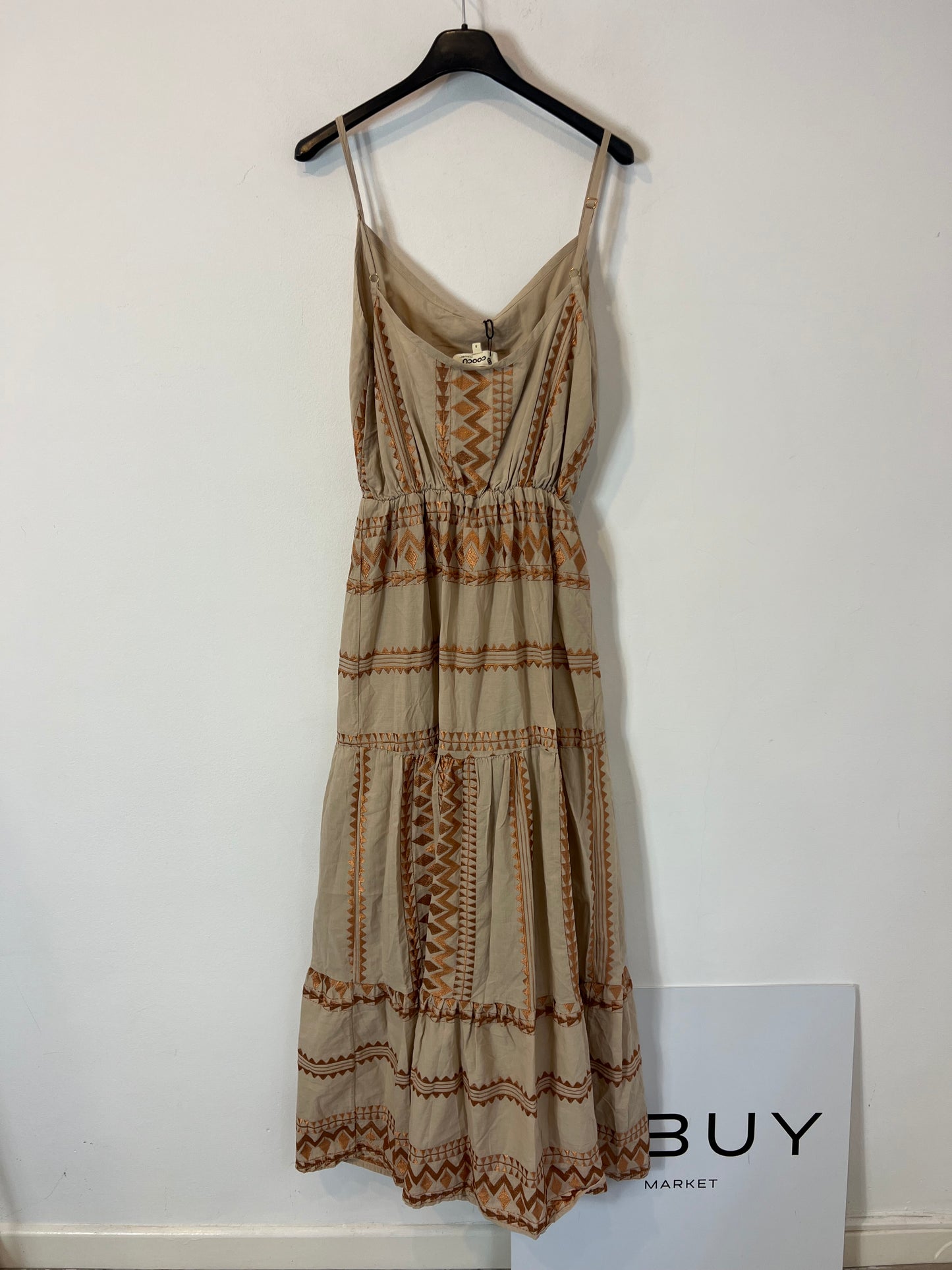 COOCU. Long beige embroidered dress. TS
