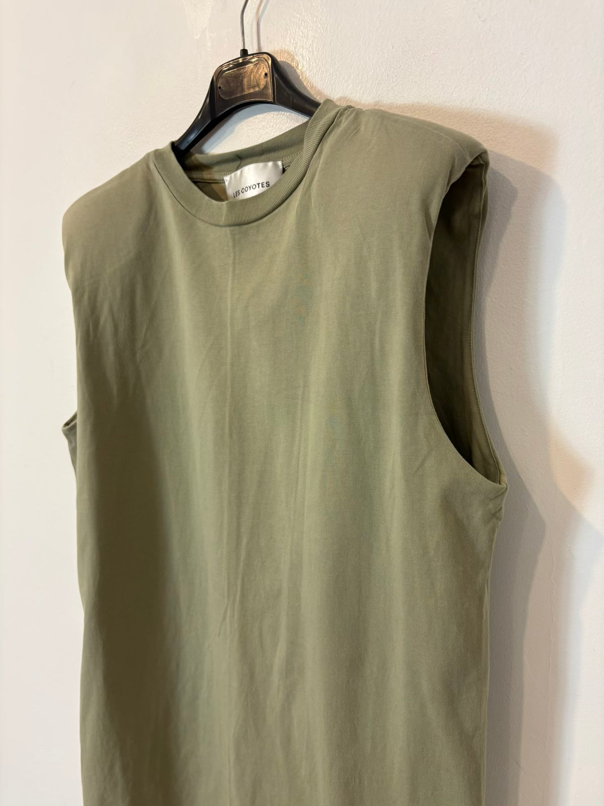LES COYOTES DE PARIS. Vestido corto algodón hombreras