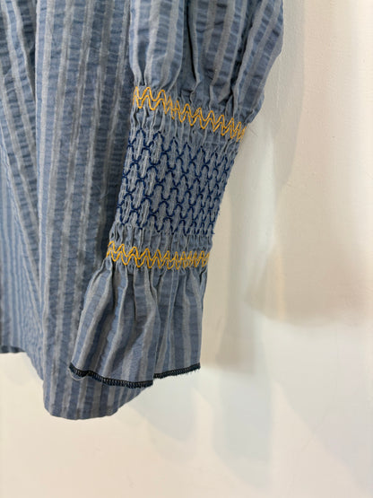 OTHERS. Blue blouse with honeycomb detail. TS