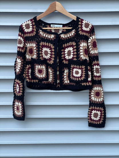 ZARA. chaqueta croché