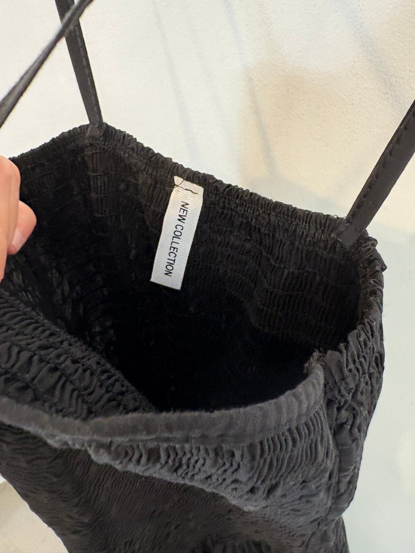 Vestido midi negro nido de abeja