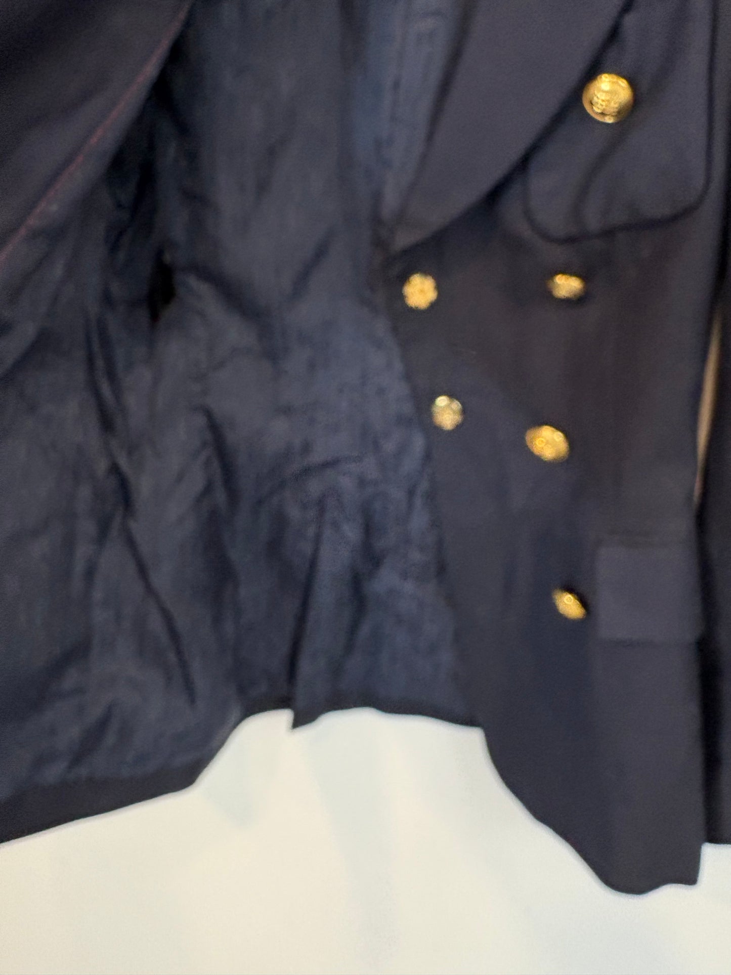 CAROLINA HERRERA. Chaqueta azul botones dorados