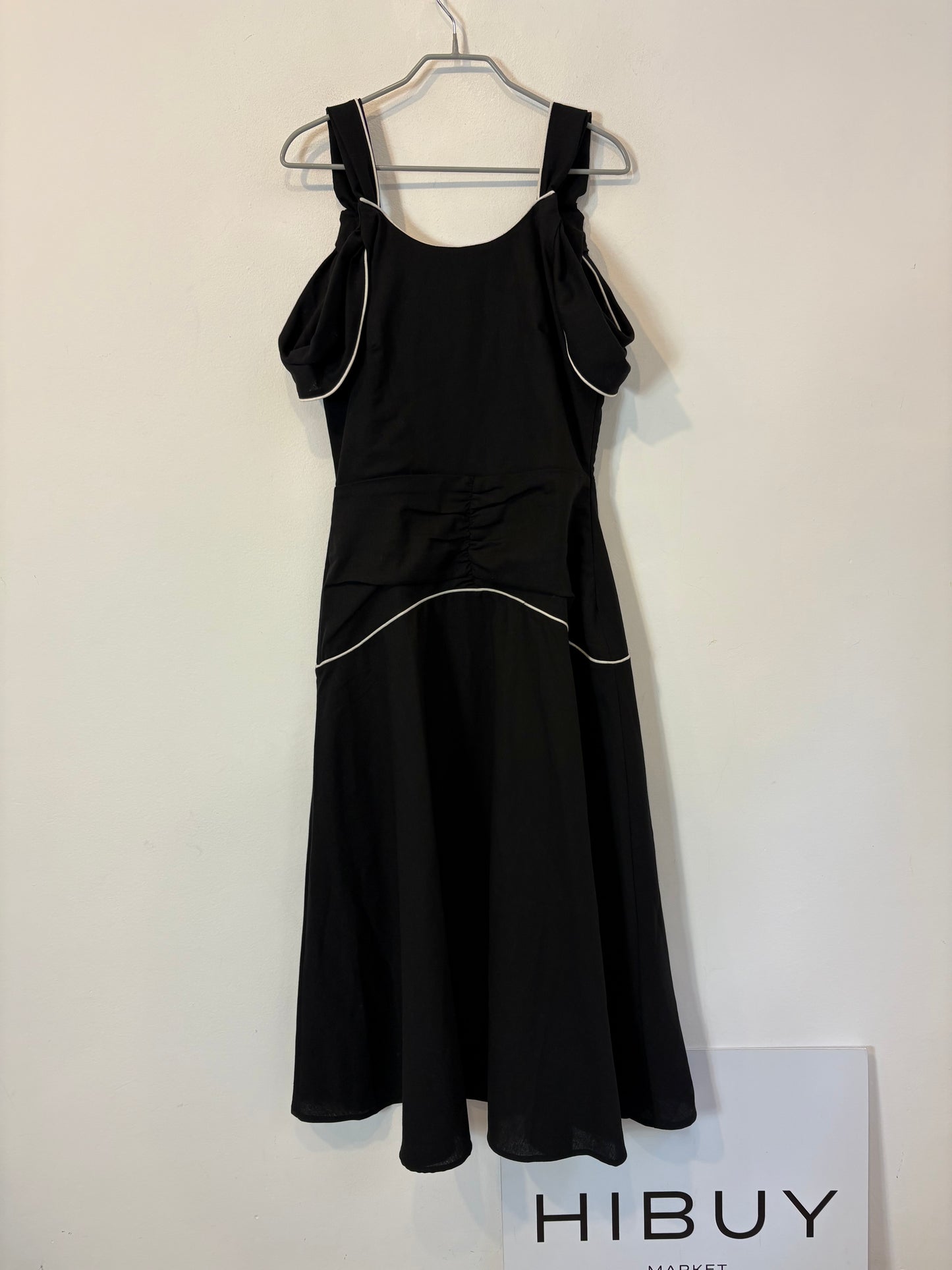 PARIS 64. Vestido midi negro mezcla
