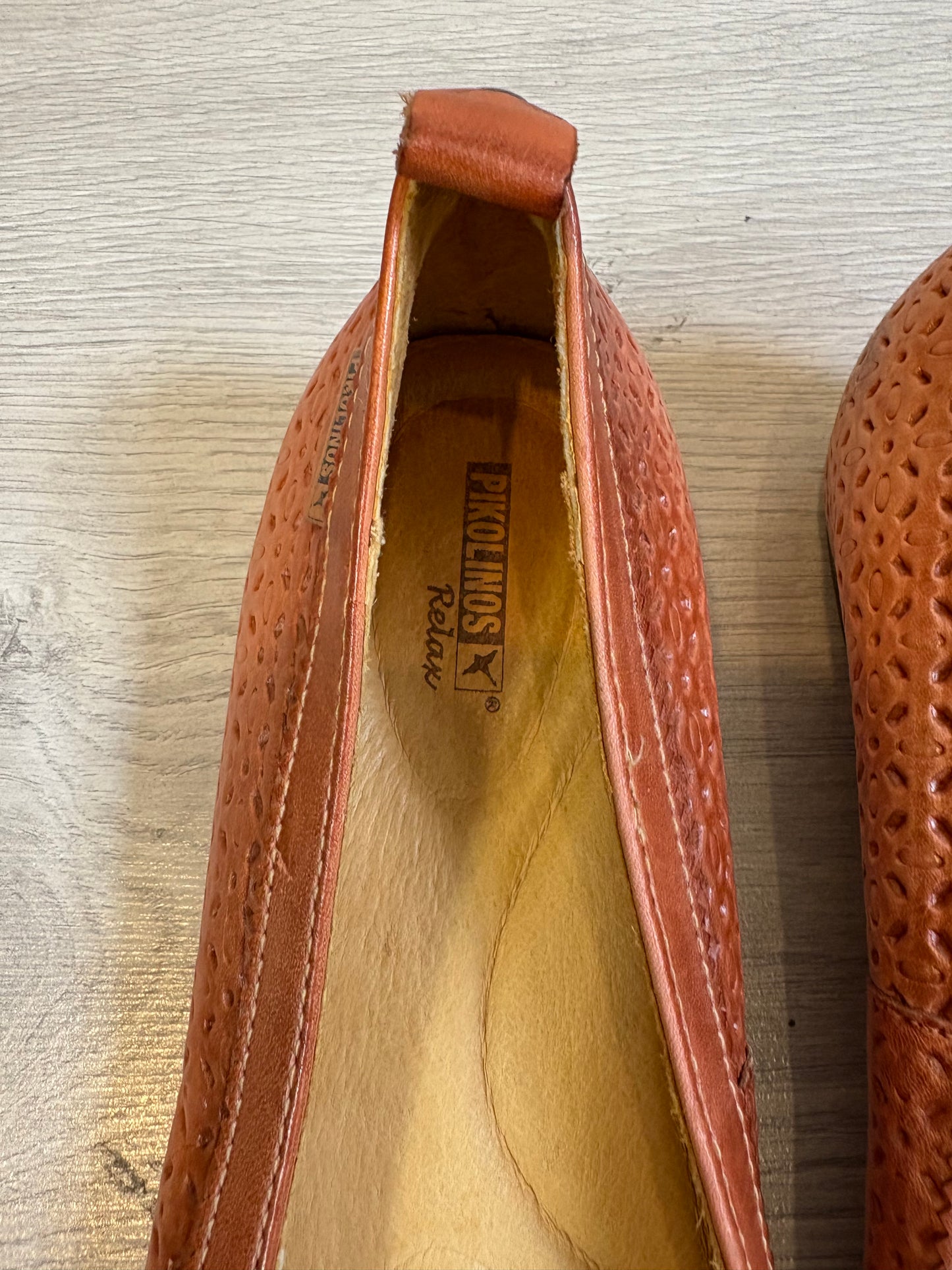 PIKOLINOS. Bailarinas troquelada piel