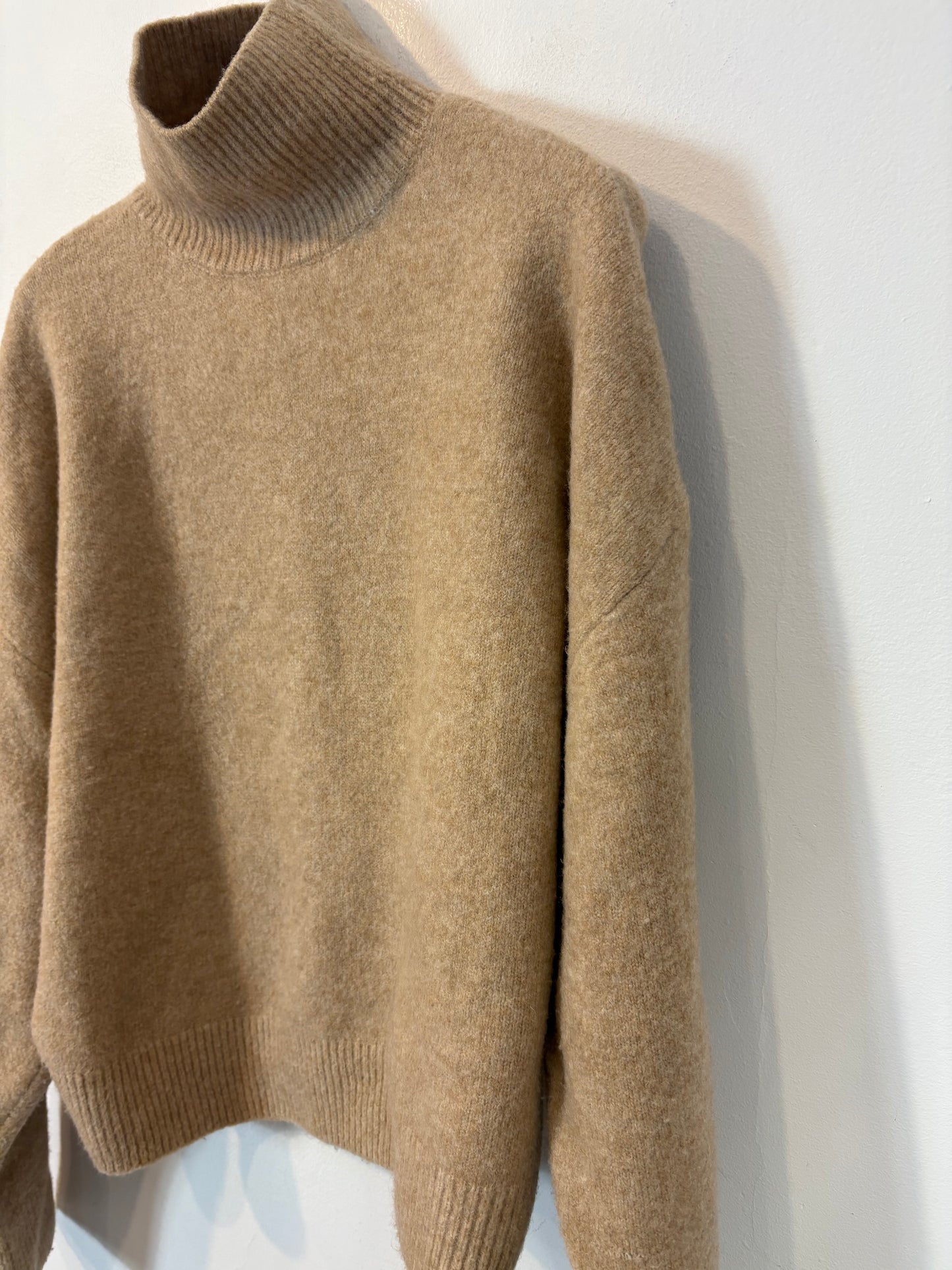 ZARA. Black stretch knit top. TL