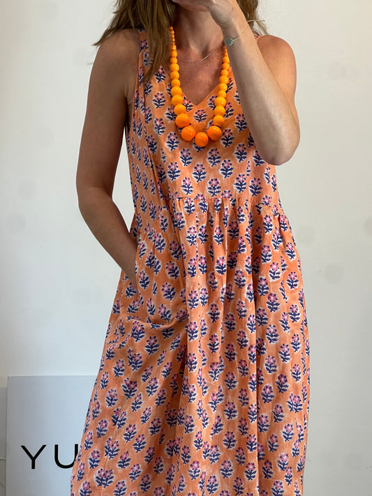 DOS. Vestido naranja estampado Tu(M)