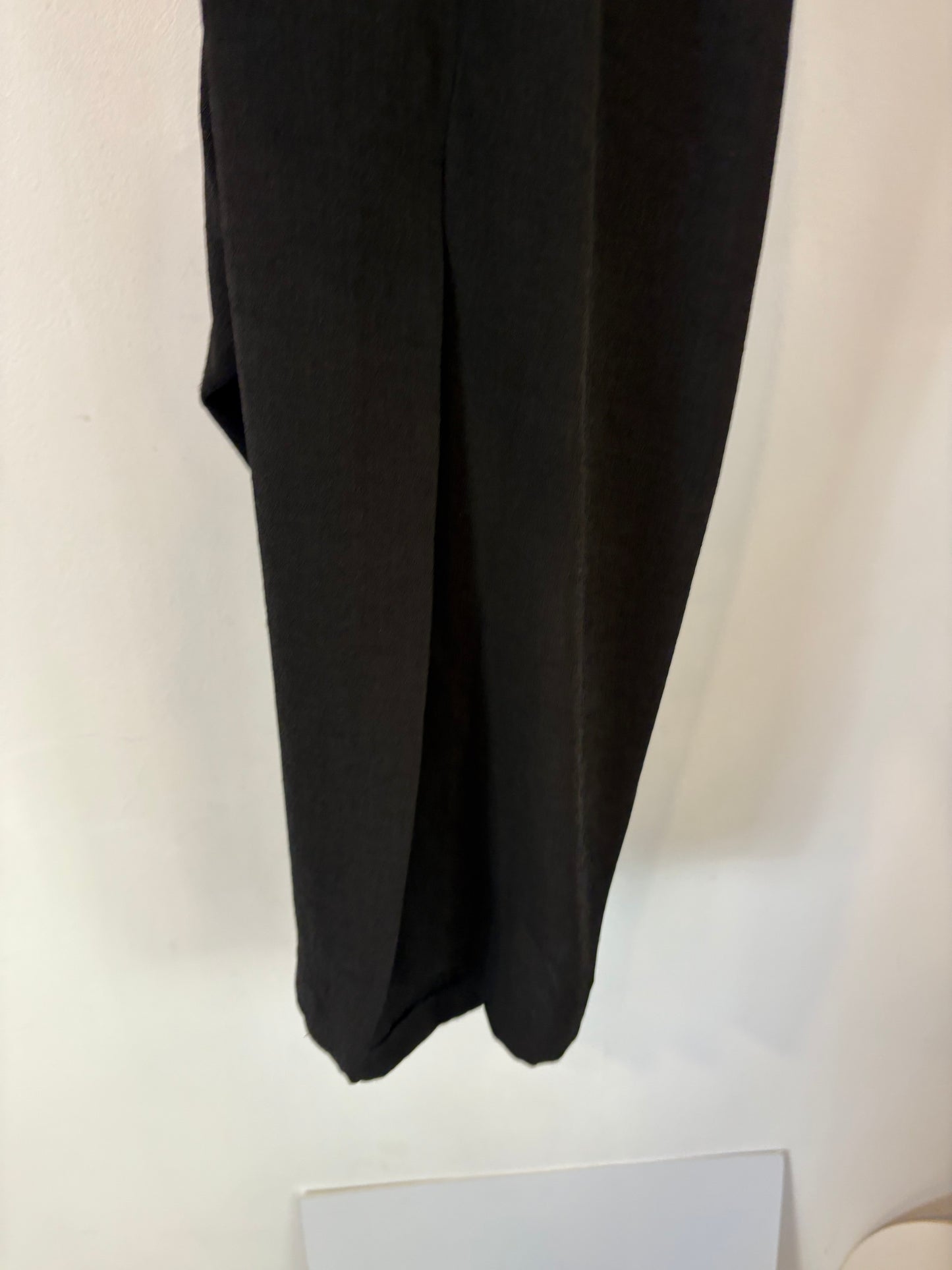 ZARA. Vestido largo negro textura