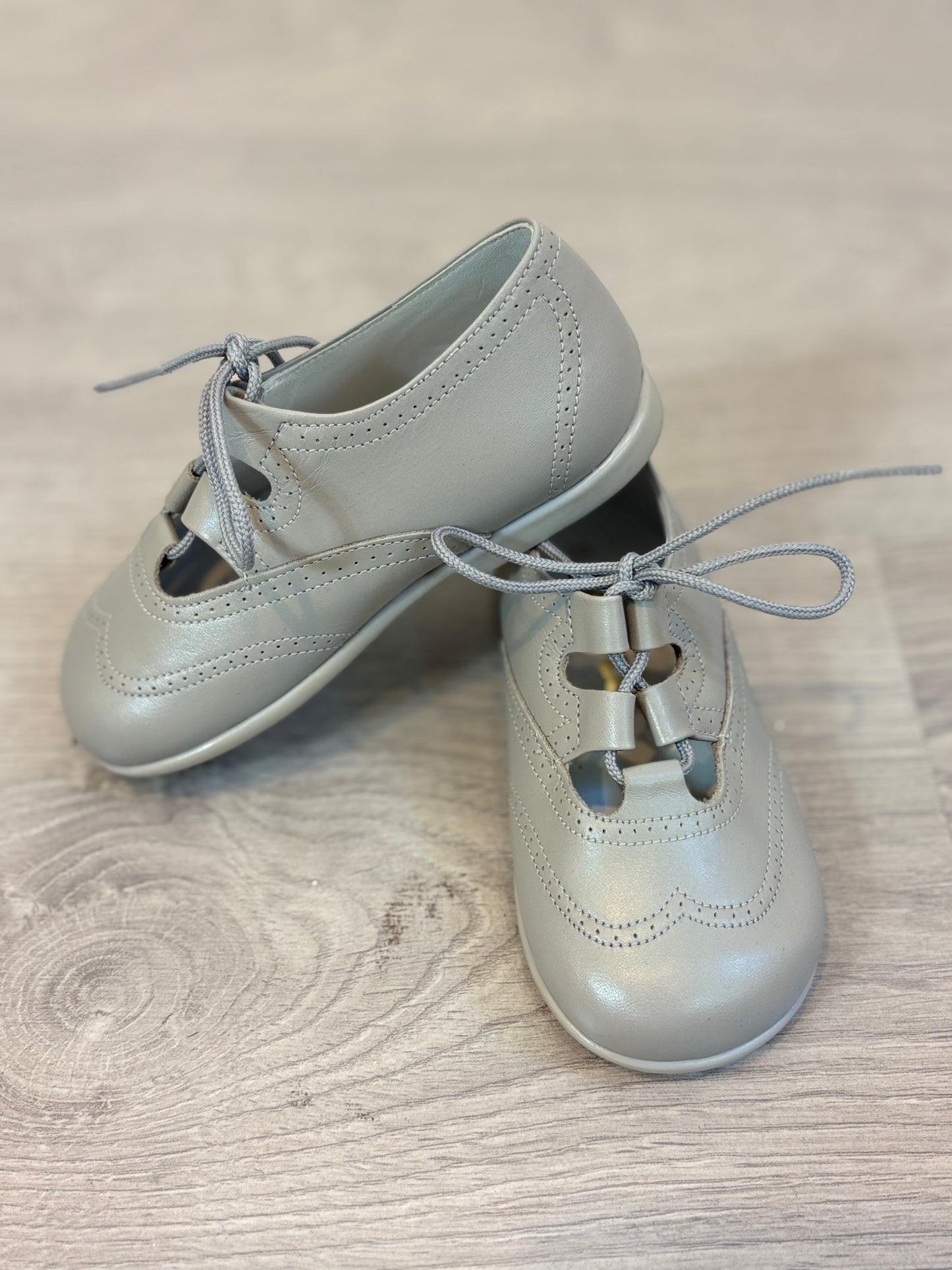 MICOS. Inglesitos piel gris claro. T 23