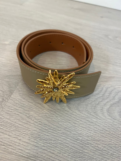 MICUIR X DOSPRIMERAS. Cinturón beige estrella T.s