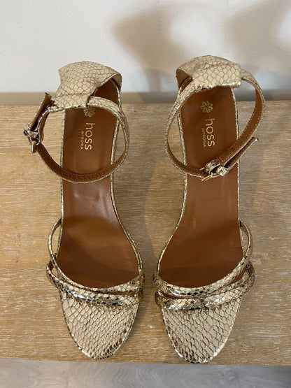 INTROPIA. Gold sandal size 40